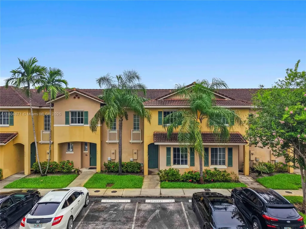 1959 SW 60th Avenue North Lauderdale FL 33068