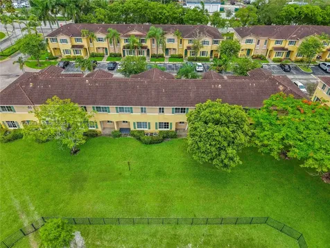 1959 SW 60th Avenue North Lauderdale FL 33068