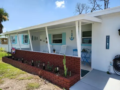 818 Lake Mcgregor Drive Fort Myers FL 33919