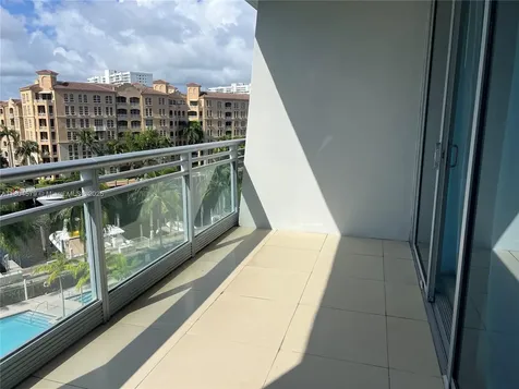 2950 NE 188th Street Aventura FL 33180
