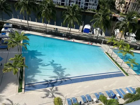 2950 NE 188th Street Aventura FL 33180