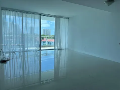 2950 NE 188th Street Aventura FL 33180