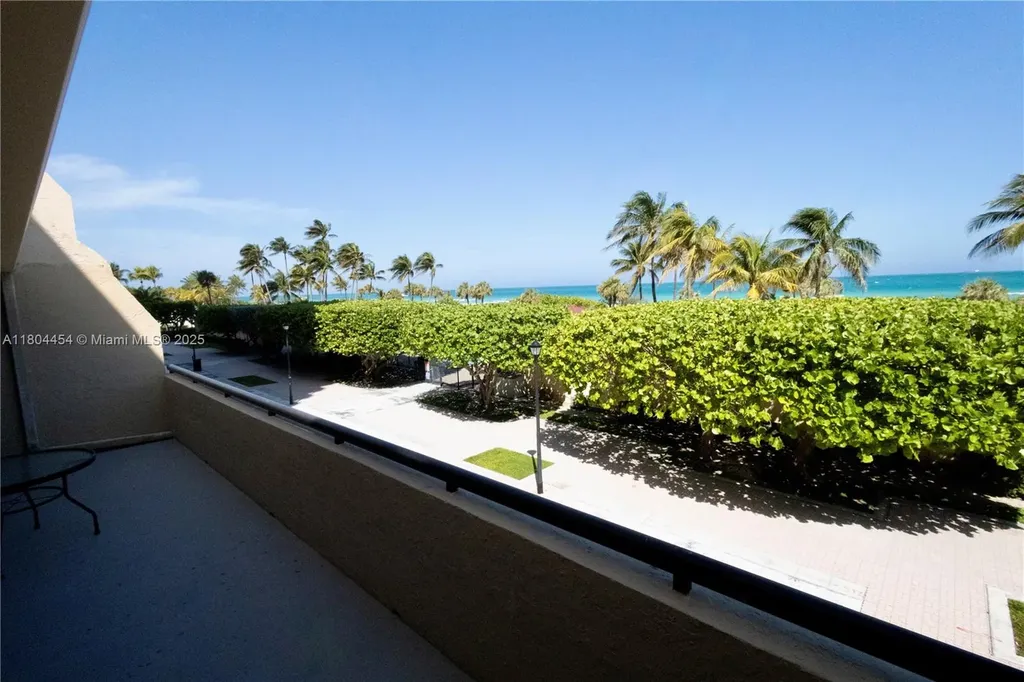 2555 Collins Avenue Miami Beach FL 33140