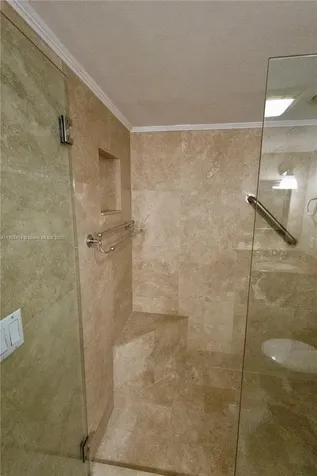 2555 Collins Avenue Miami Beach FL 33140