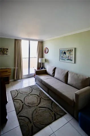 2555 Collins Avenue Miami Beach FL 33140