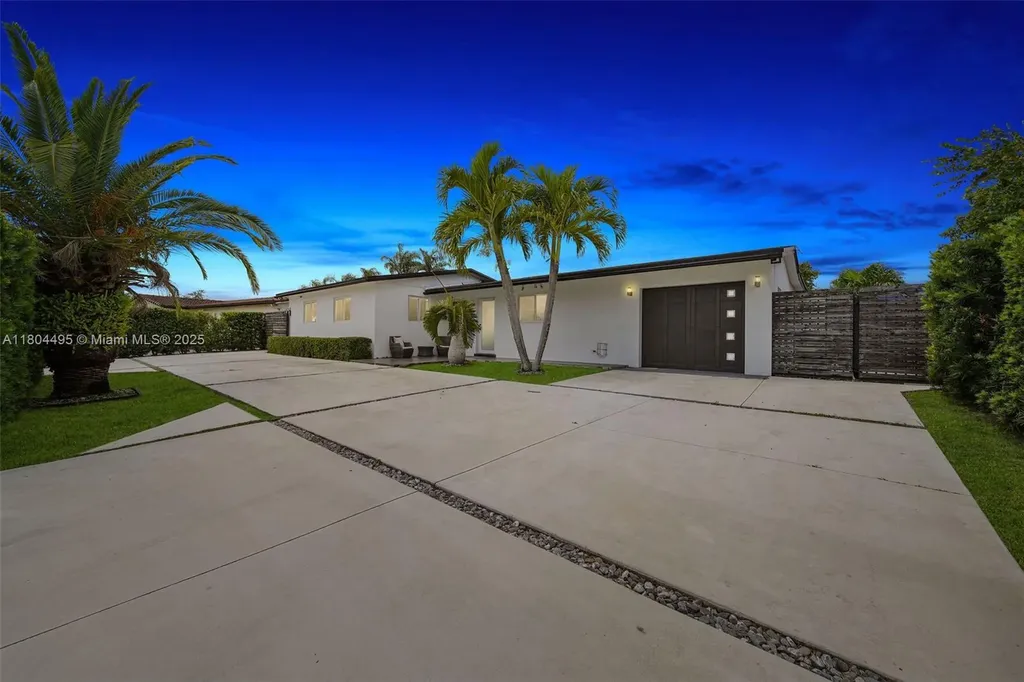 17930 NW 85th Avenue Hialeah FL 33015