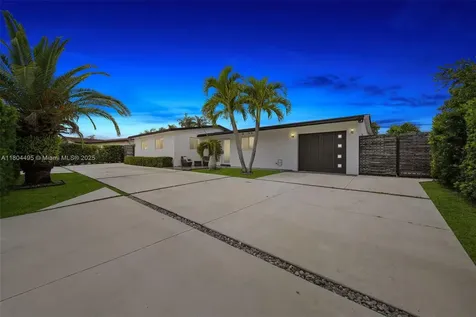17930 NW 85th Avenue Hialeah FL 33015