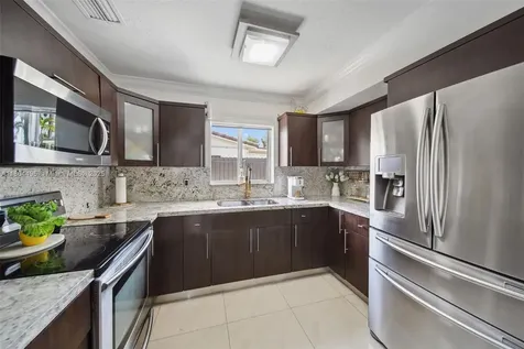 17930 NW 85th Avenue Hialeah FL 33015