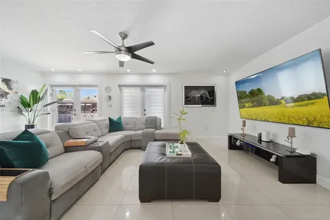 17930 NW 85th Avenue Hialeah FL 33015