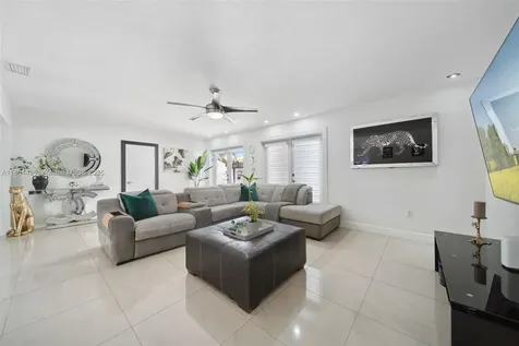 17930 NW 85th Avenue Hialeah FL 33015