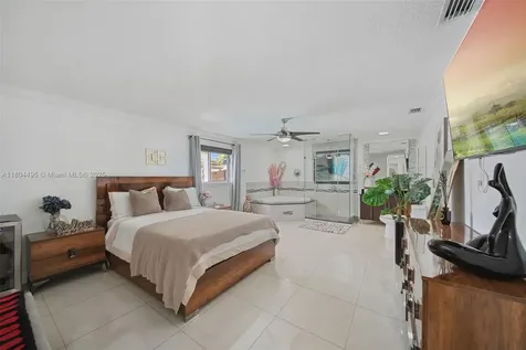 17930 NW 85th Avenue Hialeah FL 33015