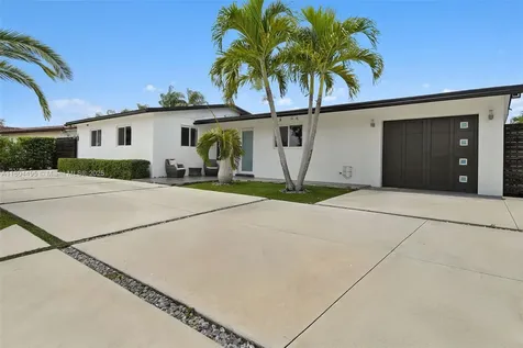 17930 NW 85th Avenue Hialeah FL 33015