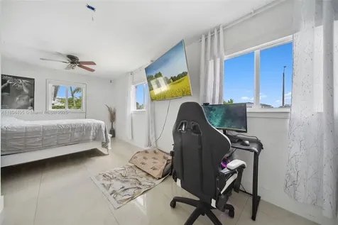 17930 NW 85th Avenue Hialeah FL 33015