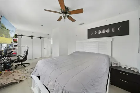 17930 NW 85th Avenue Hialeah FL 33015