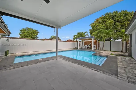 17930 NW 85th Avenue Hialeah FL 33015