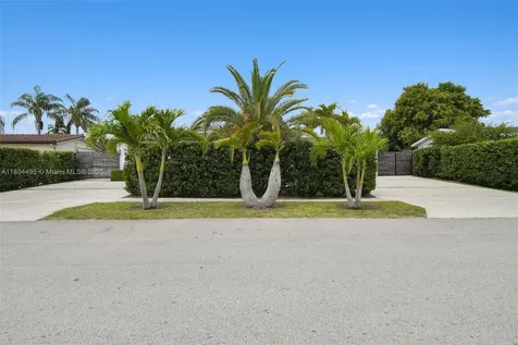 17930 NW 85th Avenue Hialeah FL 33015