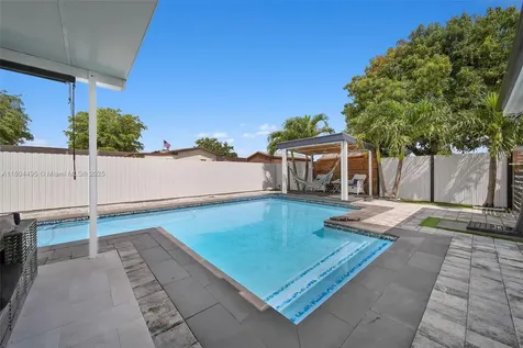 17930 NW 85th Avenue Hialeah FL 33015