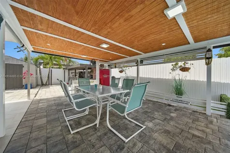 17930 NW 85th Avenue Hialeah FL 33015
