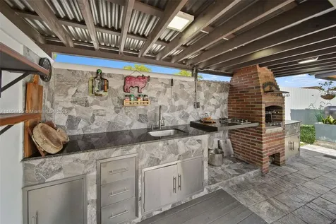 17930 NW 85th Avenue Hialeah FL 33015