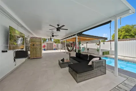 17930 NW 85th Avenue Hialeah FL 33015
