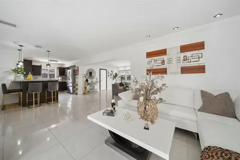 17930 NW 85th Avenue Hialeah FL 33015