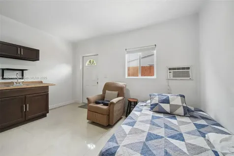 17930 NW 85th Avenue Hialeah FL 33015
