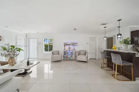 17930 NW 85th Avenue Hialeah FL 33015