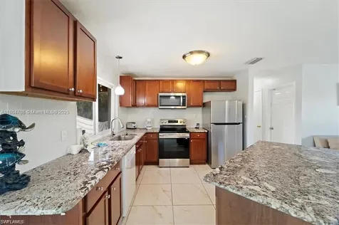118 SE 46th Terrace Cape Coral FL 33904