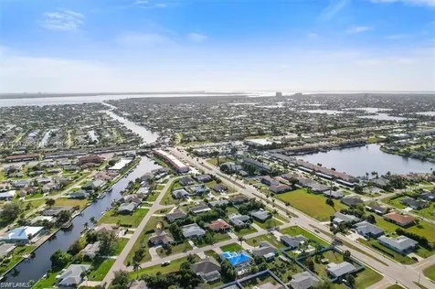 118 SE 46th Terrace Cape Coral FL 33904