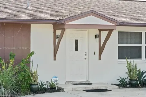 118 SE 46th Terrace Cape Coral FL 33904