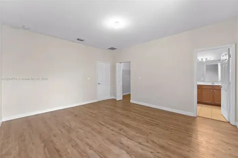 17077 SW 93rd Street Miami FL 33196