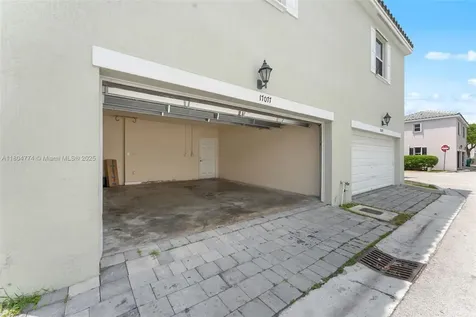 17077 SW 93rd Street Miami FL 33196