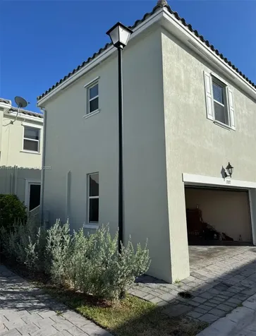 17077 SW 93rd Street Miami FL 33196