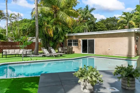 2708 Cleveland Street Hollywood FL 33020