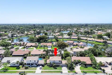 5630 W Waterford Drive Davie FL 33331