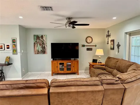 1237 N Fieldlark Lane Homestead FL 33035