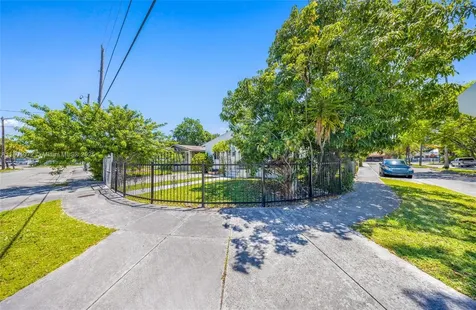 1515 NW 49th Street Miami FL 33142