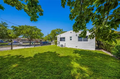 1515 NW 49th Street Miami FL 33142