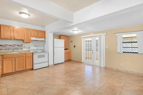 104 SW 7th Avenue Hallandale Beach FL 33009