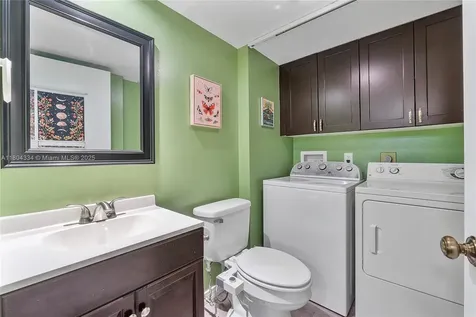 718 NW 98th Circle Plantation FL 33324
