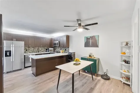 718 NW 98th Circle Plantation FL 33324