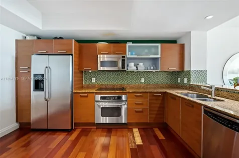 3330 NE 190th Street Aventura FL 33180