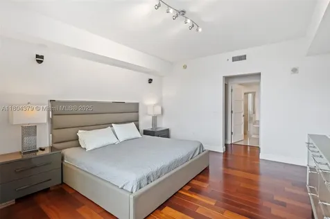 3330 NE 190th Street Aventura FL 33180