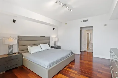 3330 NE 190th Street Aventura FL 33180