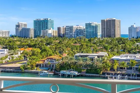 9751 E Bay Harbor Drive Bay Harbor Islands FL 33154