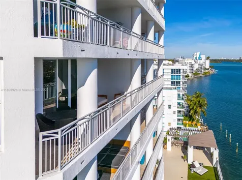 9751 E Bay Harbor Drive Bay Harbor Islands FL 33154