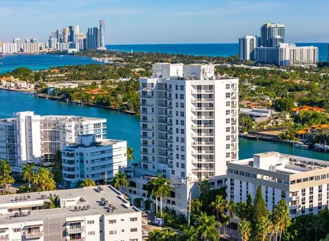 9751 E Bay Harbor Drive Bay Harbor Islands FL 33154
