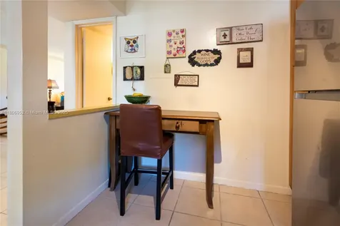 9823 S Hollybrook Lake Drive Pembroke Pines FL 33025
