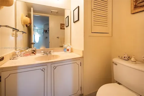9823 S Hollybrook Lake Drive Pembroke Pines FL 33025
