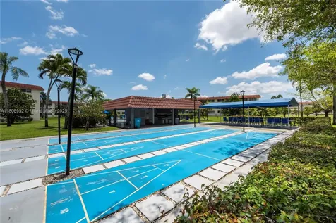 9823 S Hollybrook Lake Drive Pembroke Pines FL 33025